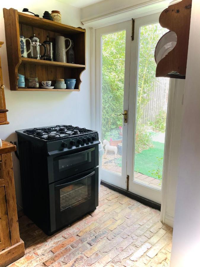 The Beehive, Ground Floor Apartment In Norfolk, No Shared Amenities Downham Market Εξωτερικό φωτογραφία