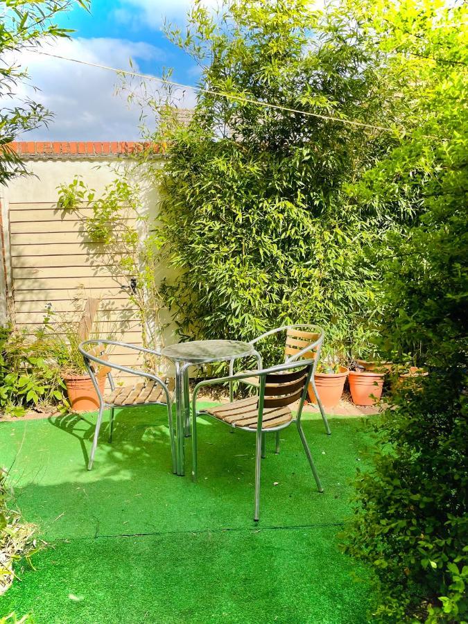 The Beehive, Ground Floor Apartment In Norfolk, No Shared Amenities Downham Market Εξωτερικό φωτογραφία